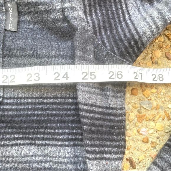 Like New Men’s Woolrich Striped Flannel Shirt XL - Picture 7 of 13